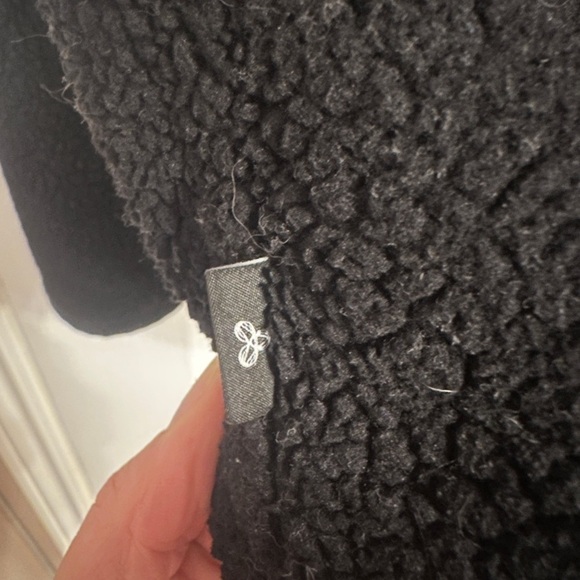 2/$50 TNA Sherpa zip up​​ - Picture 2 of 8